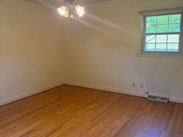 3841 N Highway 101 — Photo 15
