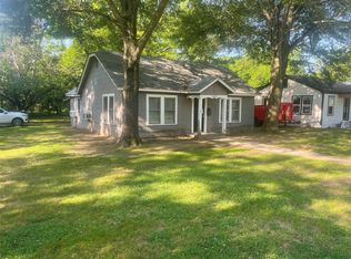 2205 W Kaufman St, Paris, TX 75460