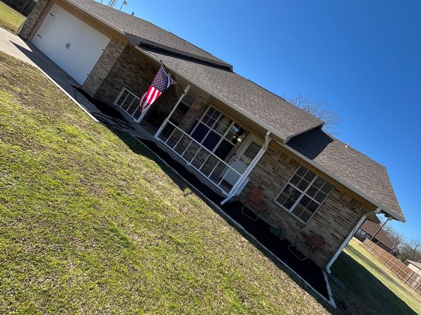 702 Arapaho Dr