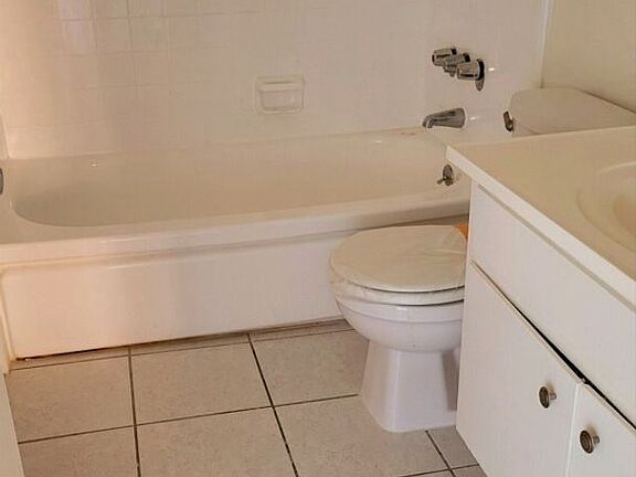 5th image of 14335 Burbank Blvd APT 5