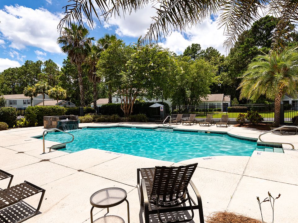 1st image of 1023 Fountain Lake Dr