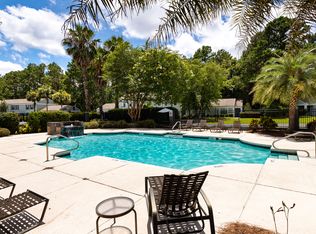 1005 Fountain Lake Dr, Brunswick, GA 31525
