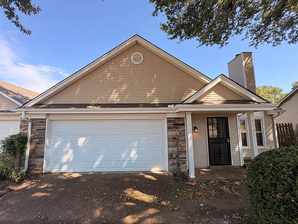 2634 Bay Pointe Cir W