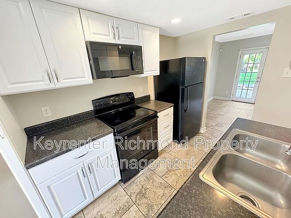 2nd image of 1402 Mechanicsville Tpke
