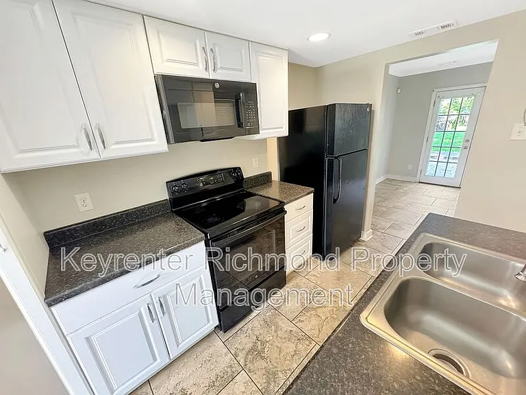 1402 Mechanicsville Tpke — Photo 2