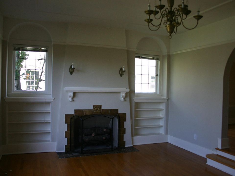1st image of 2368 Franklin Ave E APT 1