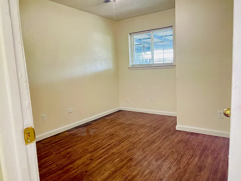 3400 Pleasant Valley Ln #3400 — Photo 18
