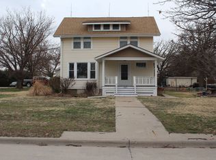 303 Highland Ave, Beloit, KS 67420