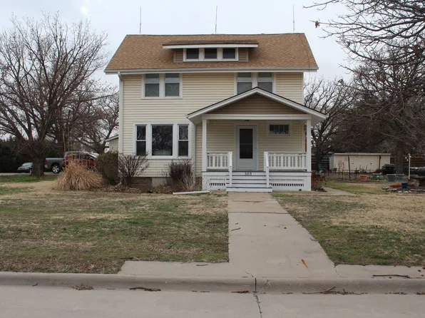 303 Highland Ave, Beloit, KS 67420