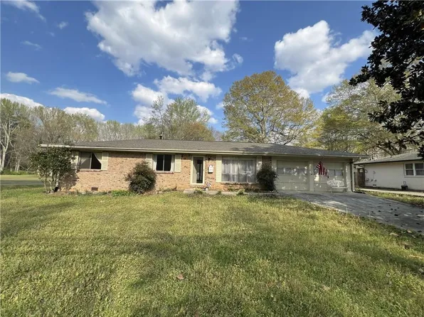 1211 W Sandtown Rd SW, Marietta, GA 30064