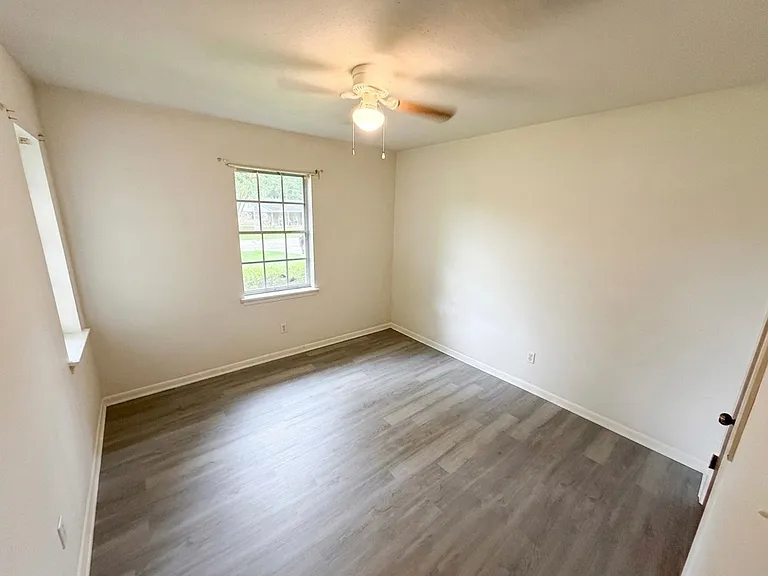 9295 Savanna Dr — Photo 8
