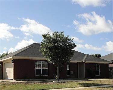 4th image of 4300 Wade Dr