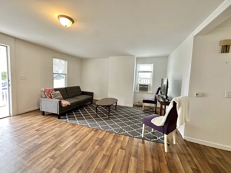 818 C St — Photo 10