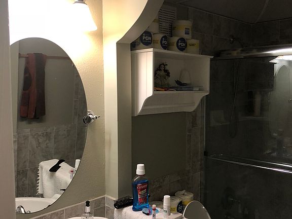 The 2nd bathroom 