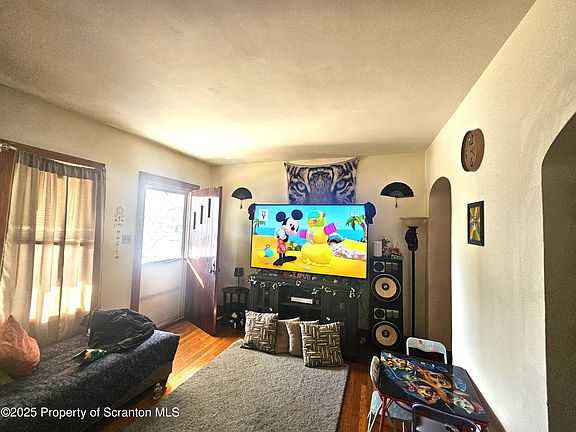 2nd image of 718 Boulevard Ave