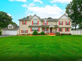 303 Westchester Avenue N, West Babylon, NY 11704