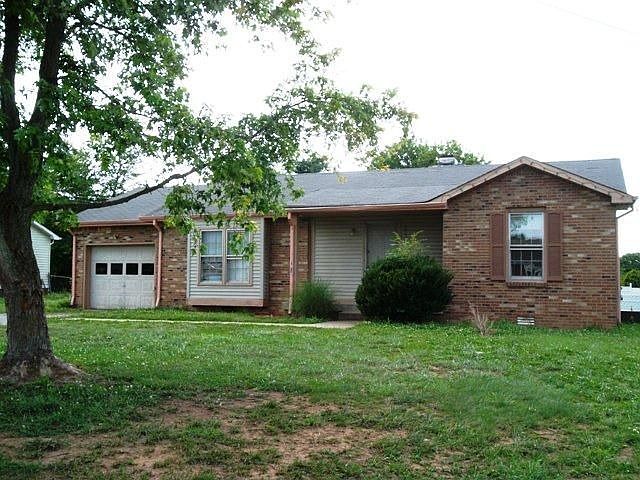 1st image of 3406 Polly Dr
