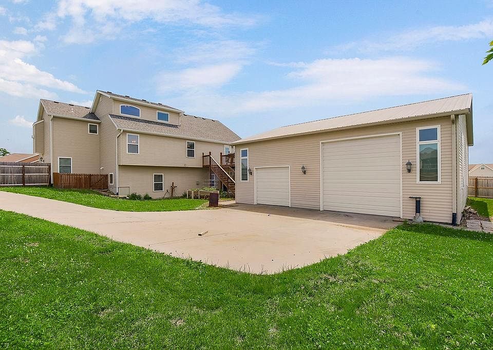 1st image of 7086 SW Crystal Ln