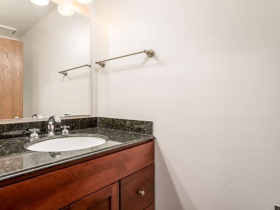 4th image of 123 Crest Wood Ct APT 6