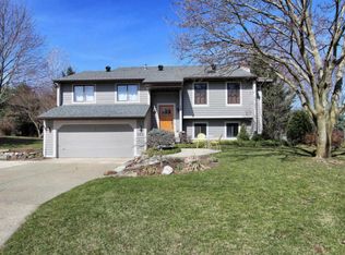 6831 Hermoso Ct NE, Rockford, MI