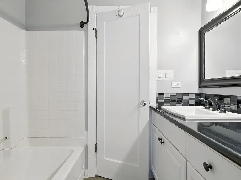 1385 Martin Ln — Photo 23