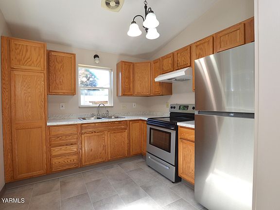 5th image of 406 S 17th Ave