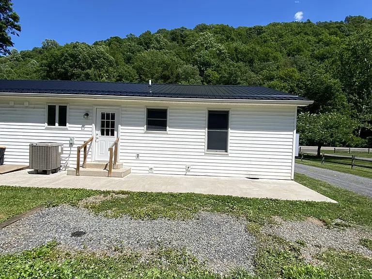 3892 New Creek Hwy — Photo 11