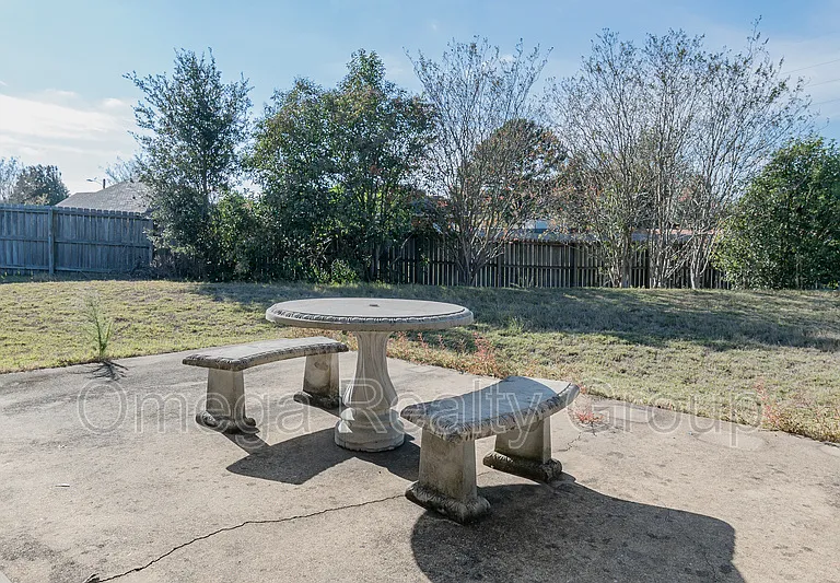 521 McGregor Ct — Photo 40