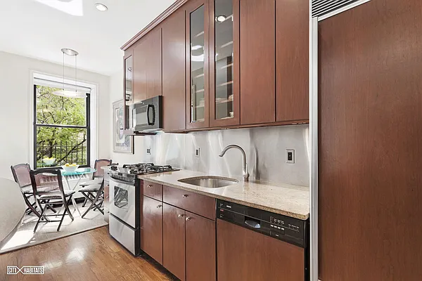 Sold by Citi Habitats | media 14