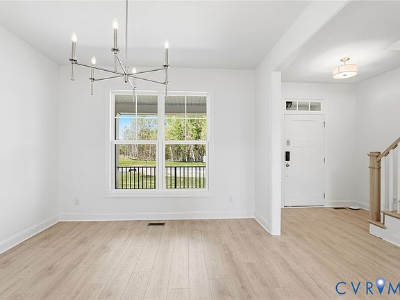 5th image of 7951 Dandridge Dr