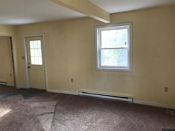 4th image of 106-108 Maple Ave