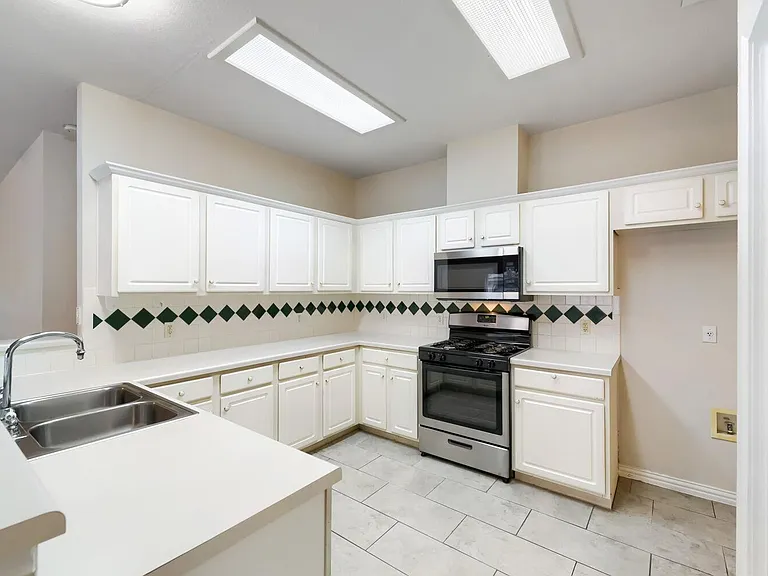 4447 Bremner Dr — Photo 5