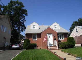 106 W Oldis St, Rochelle Park, NJ 07662