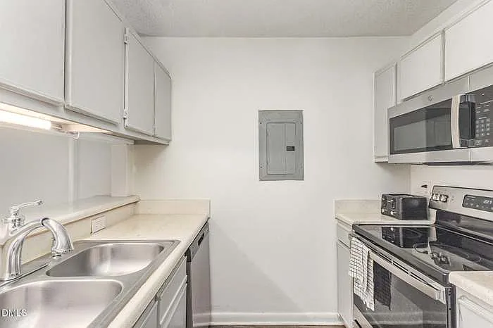 1241 University Ct #204 — Photo 8