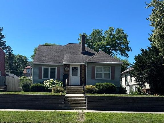 3rd image of 1504 1st St NW