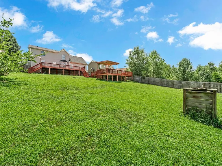 1325 Sunfield Dr — Photo 18