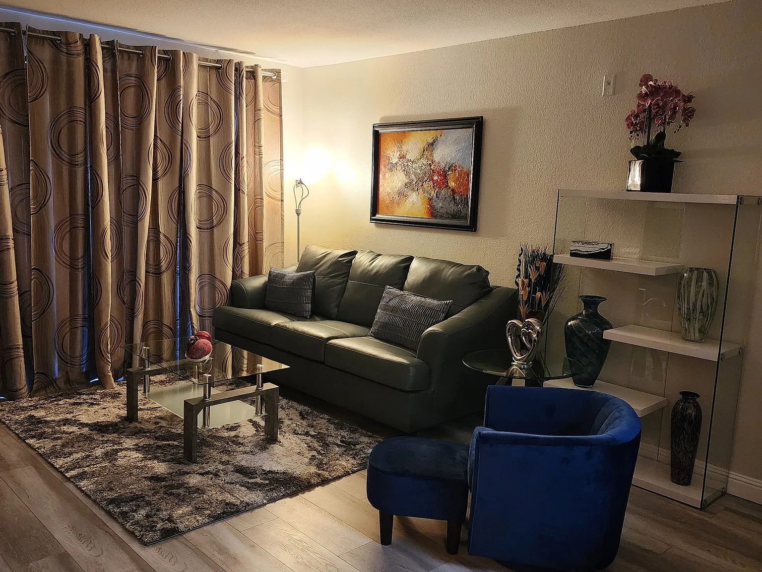 W Hacienda Ave, Las Vegas — Photo 2