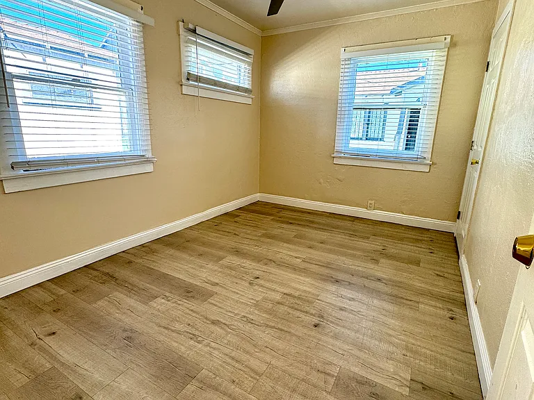 4216 Woodlawn Ave #4218 — Photo 5