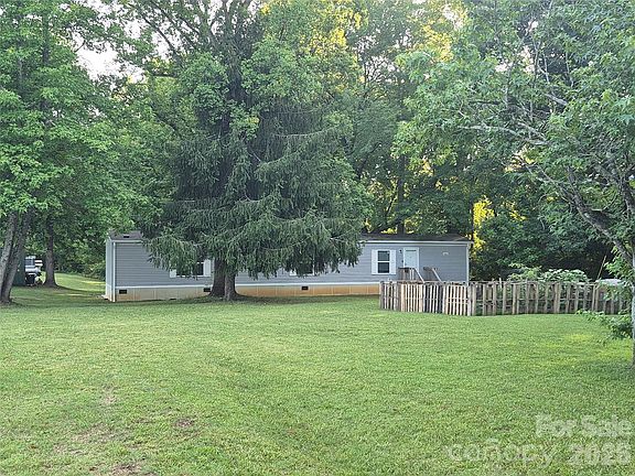 3rd image of 6373 Dixie Ln