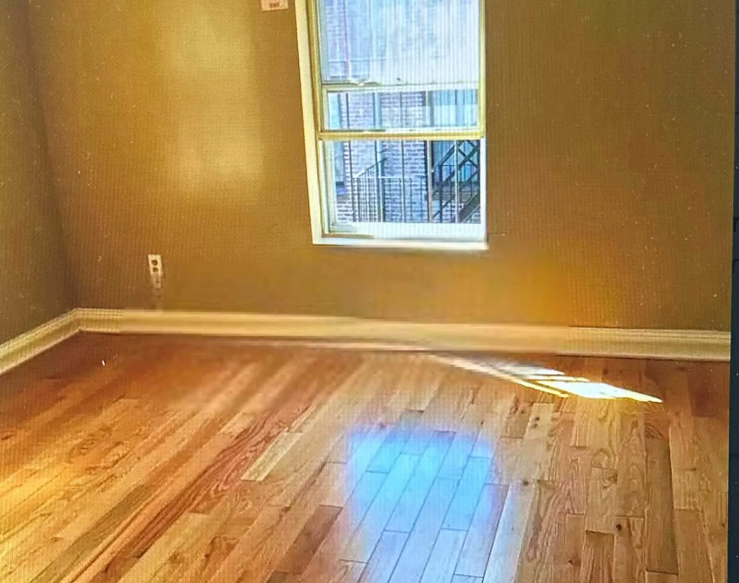 5 bed, $6,000 — Photo 1