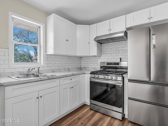 4th image of 838 Maple Avenue
