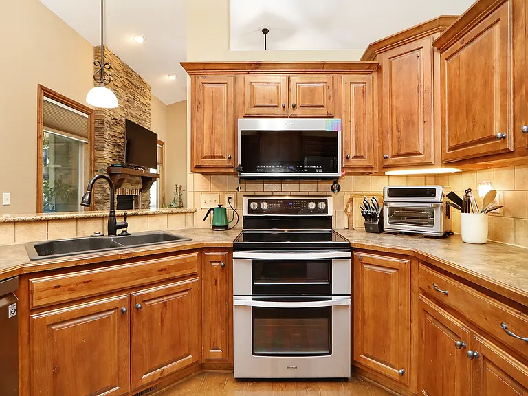 825 Laussac Dr — Photo 10