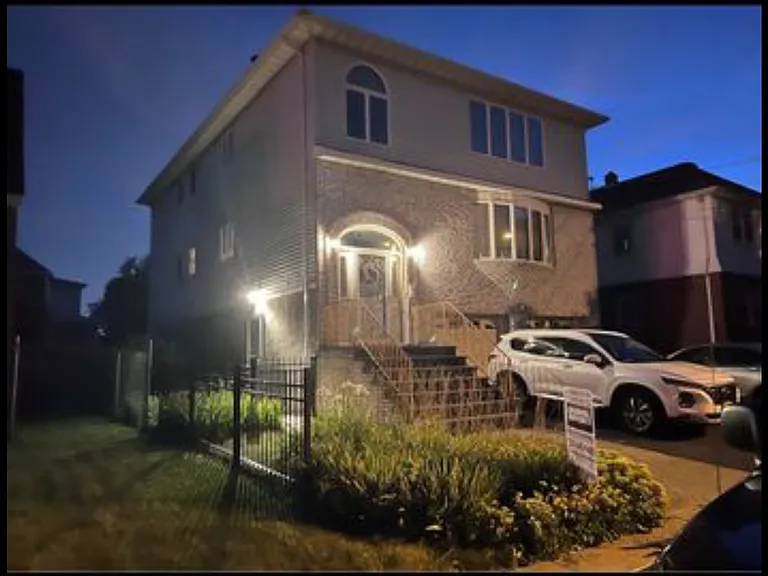 27 Arlington Blvd #1 — Photo 8