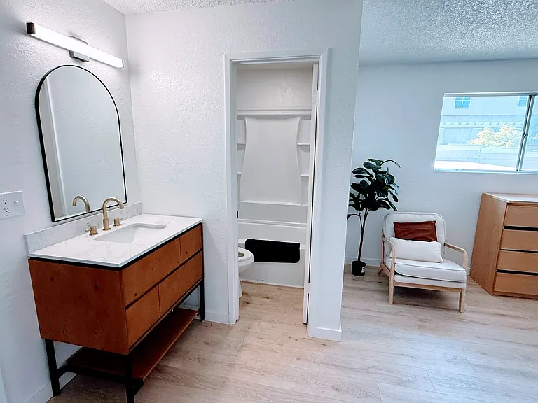 966 Jamieson Ct #4 — Photo 4
