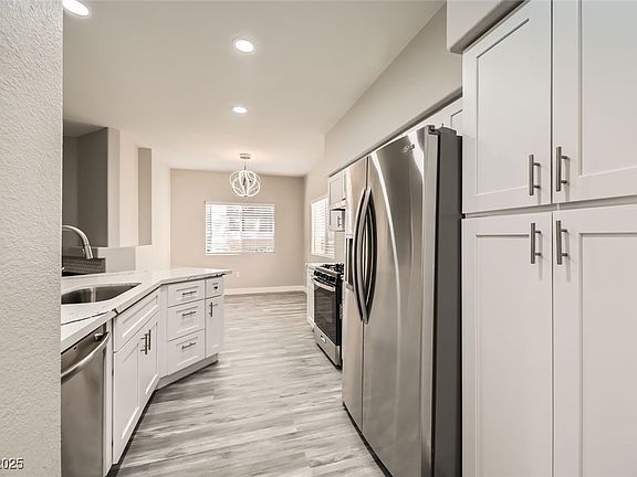 5th image of 1050 E Cactus Ave Unit 1049