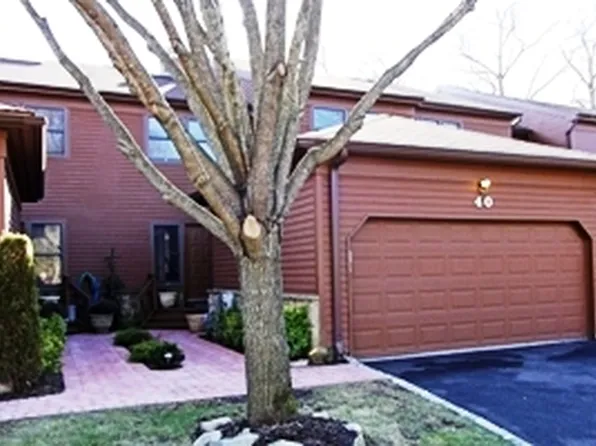 40 Hunt Dr, Jericho, NY 11753