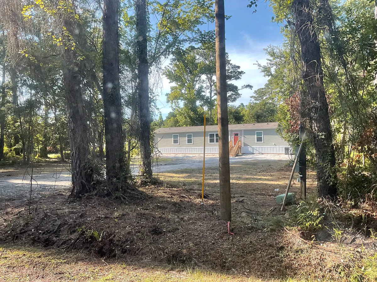Building Photo - 801 Lola Rd
