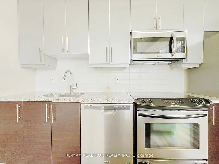 83 Redpath Ave #204 — Photo 18