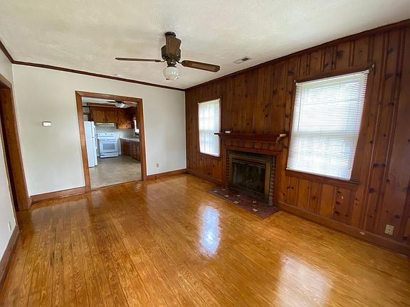 4th image of 82 Maxwell Ln