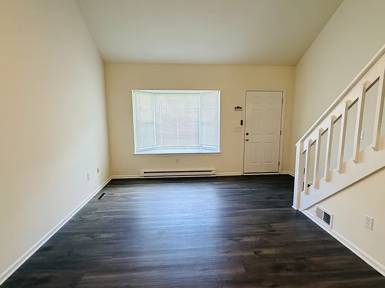 168 Stoney Dr — Photo 5